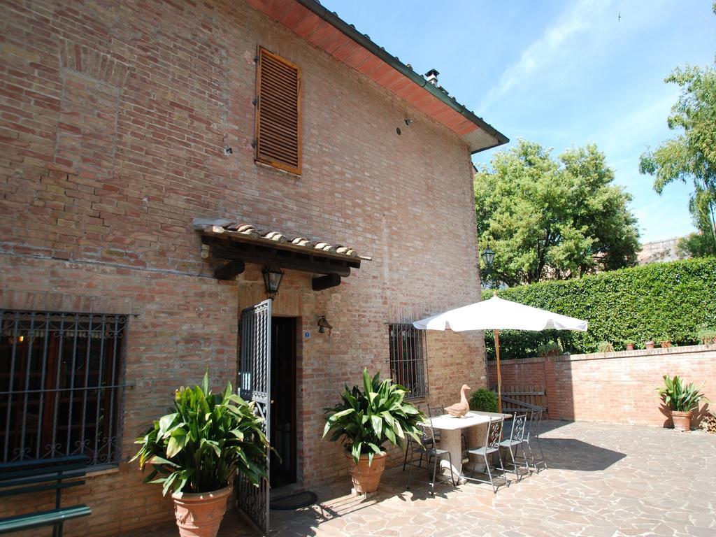 Апартаменты Casa Lazzaro Сиена Экстерьер фото